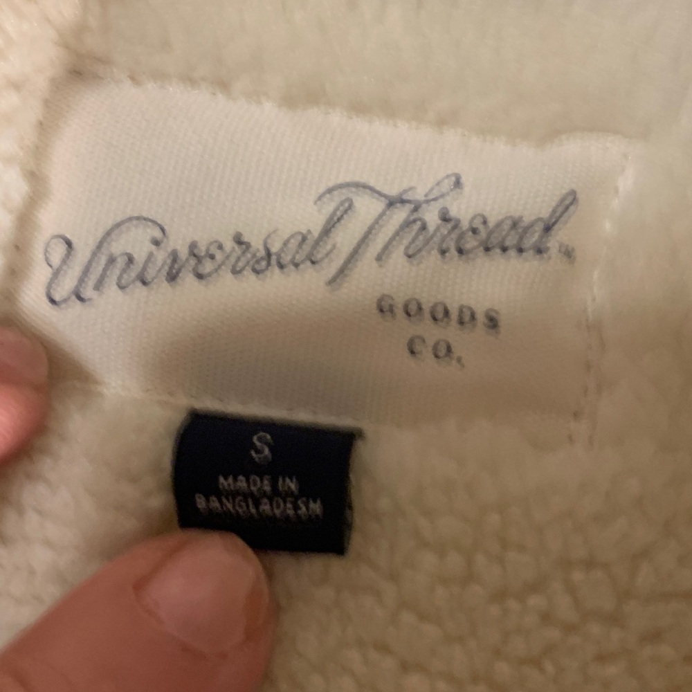 Woman’s Universal Thread Shearling Jacket NEW - Picture 2 of 10
